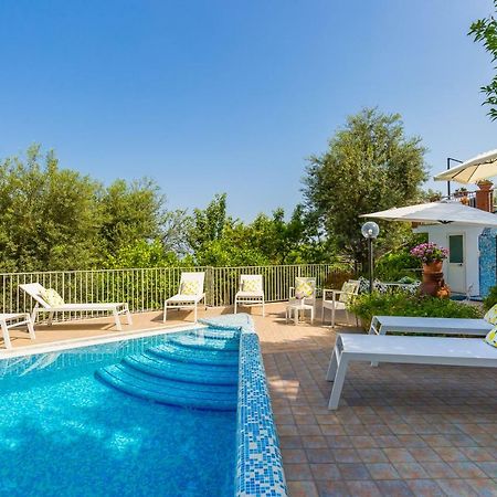Villa Sorrento Flats Kültér fotó
