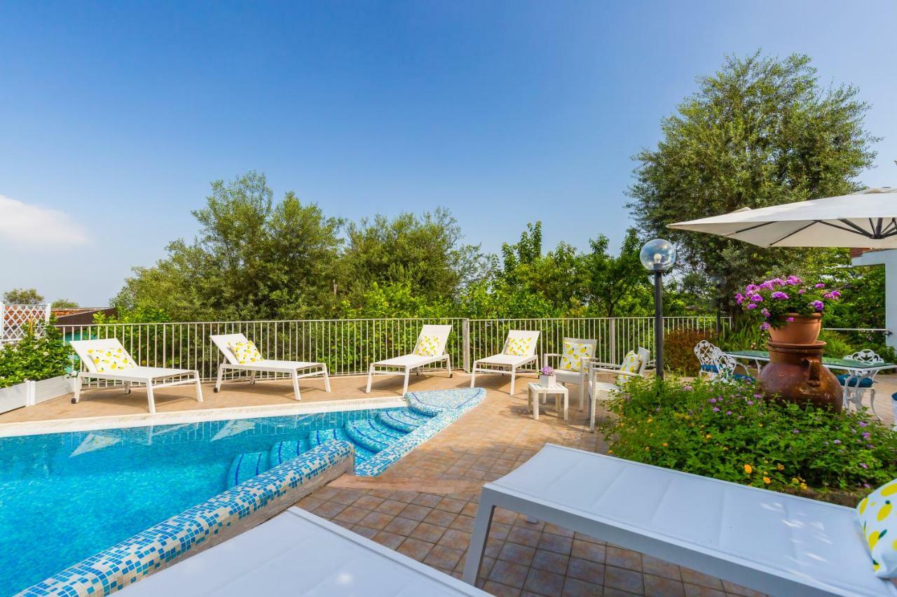 Villa Sorrento Flats Kültér fotó